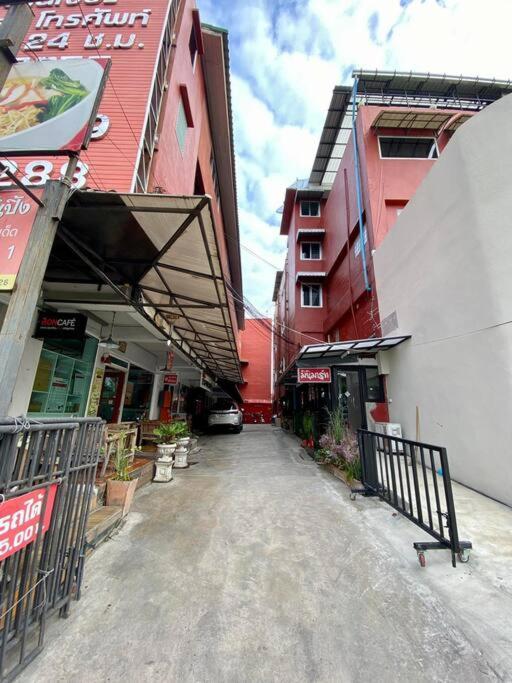 Ratanawong Place 516 Banguecoque Exterior foto